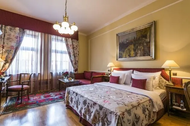 Deluxe Tek Büyük veya İki Ayrı Yataklı Oda