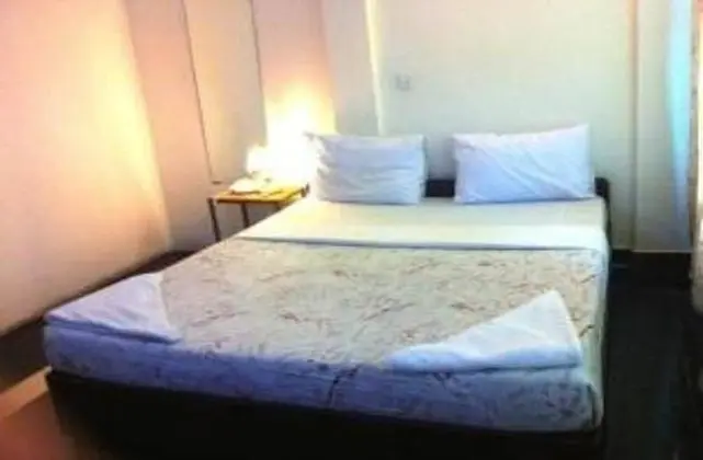 Tek Büyük Yataklı Oda (Double Room with Fan)