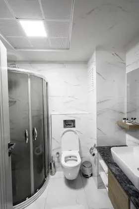 Suite, Kara veya Havuz Manzaralı, Balkonlu