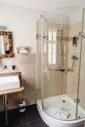 Tek Büyük Yataklı Oda, Özel Banyo