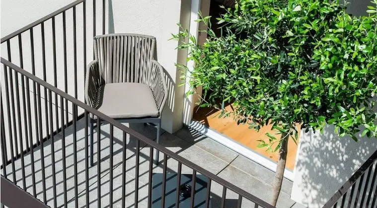 Deluxe Tek Büyük Yataklı Oda (New Comer)