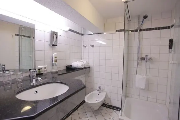 Business Büyük Yataklı Tek Kişilik Oda