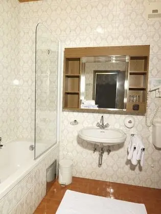Dört Kişilik Oda, Dağ Manzaralı