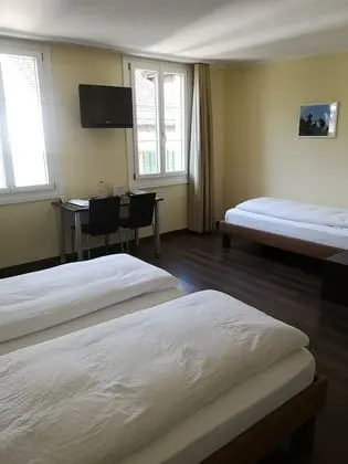 Üç Kişilik Oda