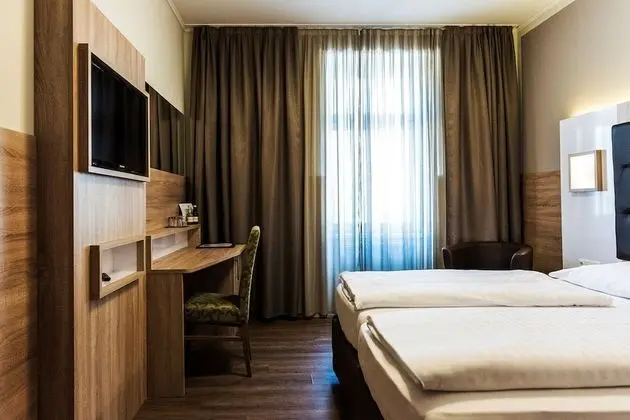 Standard Büyük Yataklı Tek Kişilik Oda, 1 Çift Kişilik Yatak (Air Conditioning)