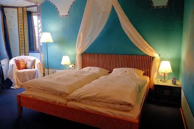 Double Room Gold