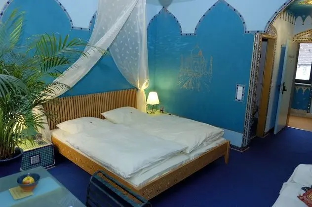 Double Room Gold