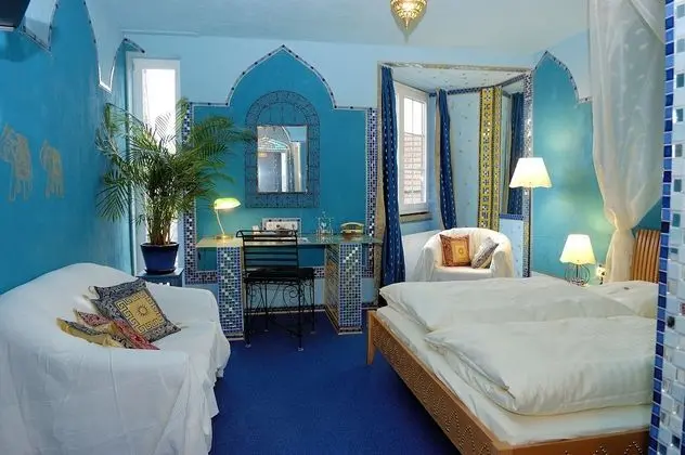 Double Room Gold