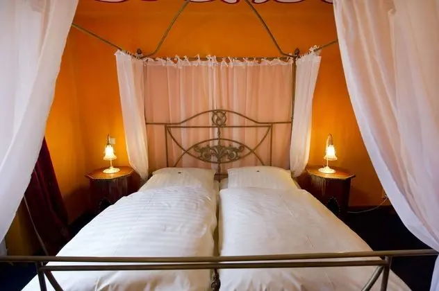 Double Room Gold