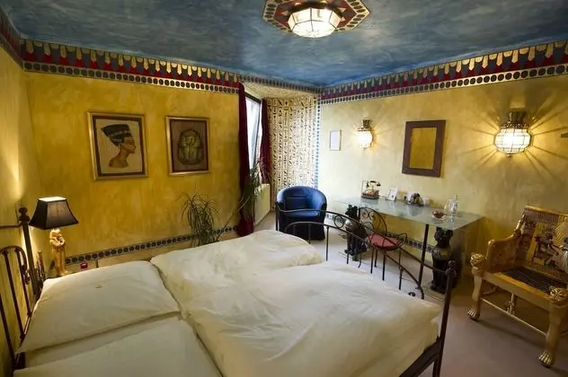 Double Room Gold