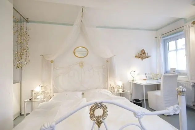 Double Room Gold