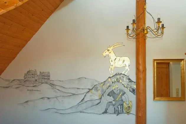 Single Room Gold