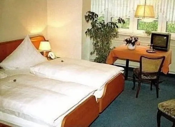 Büyük Yataklı Tek Kişilik Oda