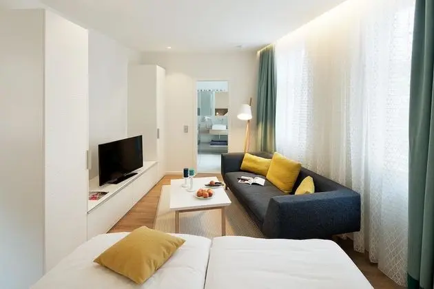 Deluxe Stüdyo (AQUA)