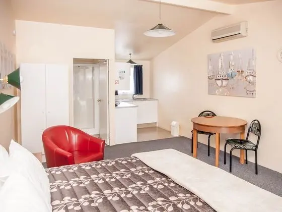 Stüdyo, 1 Büyük (Queen) Boy Yatak
