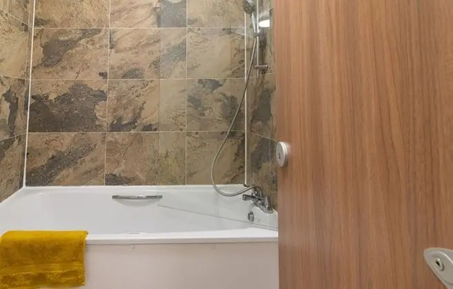 Tek Kişilik Oda, 1 Tek Kişilik Yatak, Ortak Banyo