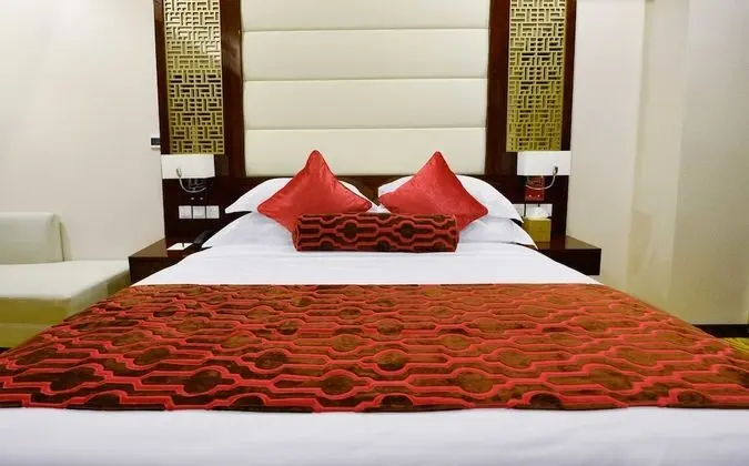 Luxury Oda