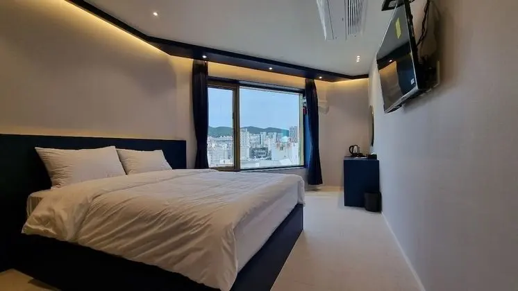Deluxe Tek Büyük Yataklı Oda
