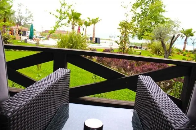 Junior Tiny House, Göl Manzaralı, Verandalı