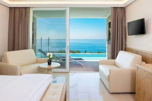 Süit, Kişiye Özel Havuzlu, Göl Manzaralı