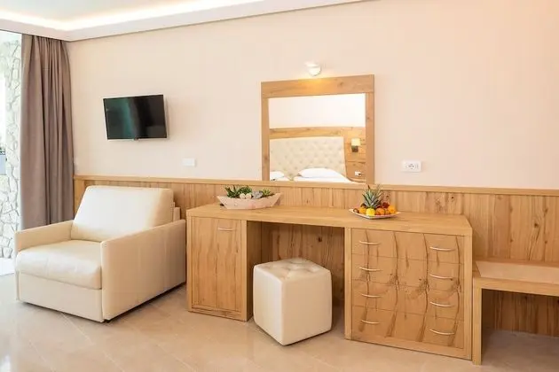 Süit, Kişiye Özel Havuzlu, Göl Manzaralı