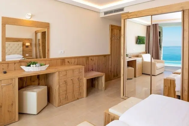 Süit, Kişiye Özel Havuzlu, Göl Manzaralı