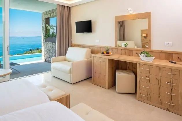 Süit, Kişiye Özel Havuzlu, Göl Manzaralı