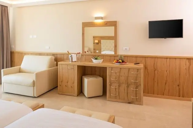 Süit, Kişiye Özel Havuzlu, Göl Manzaralı