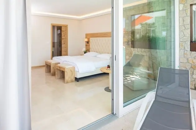 Süit, Kişiye Özel Havuzlu, Göl Manzaralı