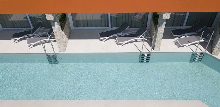 Süit, Kişiye Özel Havuzlu, Göl Manzaralı