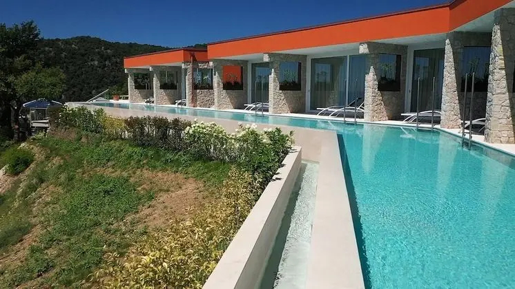 Süit, Kişiye Özel Havuzlu, Göl Manzaralı