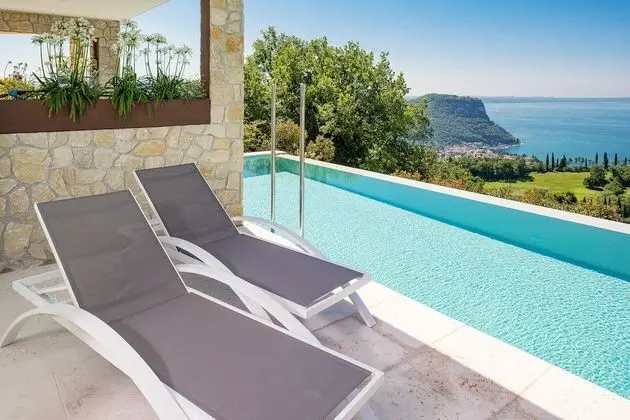 Süit, Kişiye Özel Havuzlu, Göl Manzaralı