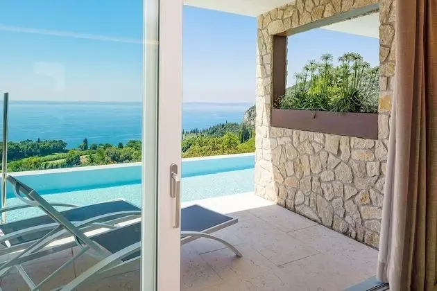 Süit, Kişiye Özel Havuzlu, Göl Manzaralı