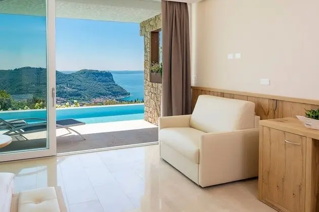 Süit, Kişiye Özel Havuzlu, Göl Manzaralı