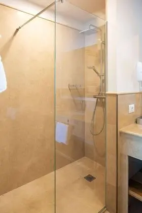 Süit, Kişiye Özel Havuzlu, Göl Manzaralı