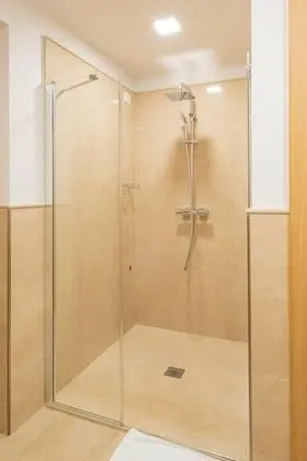 Süit, Kişiye Özel Havuzlu, Göl Manzaralı