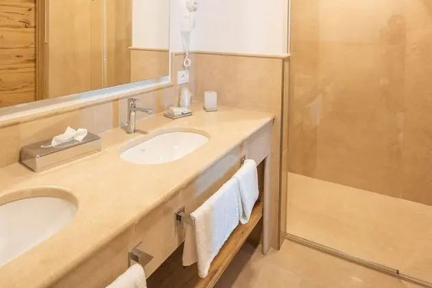 Süit, Kişiye Özel Havuzlu, Göl Manzaralı