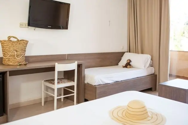 Superior Oda, Havuz Manzaralı (1 adult + 2 children)