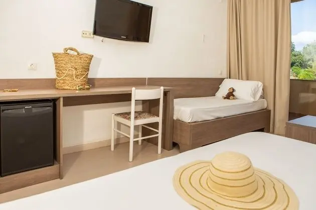 Superior Oda, Havuz Manzaralı (1 adult + 2 children)