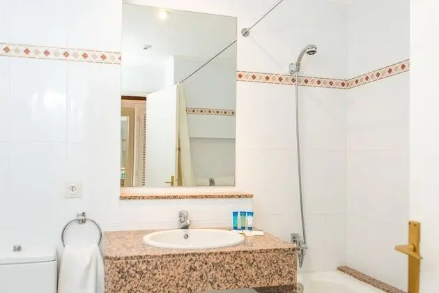 Superior Oda, Havuz Manzaralı (1 adult + 2 children)