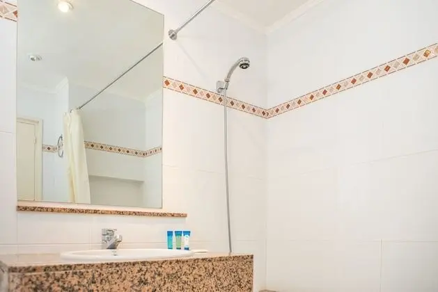 Superior Oda, Havuz Manzaralı (1 adult + 2 children)