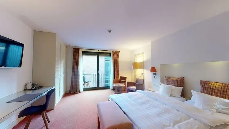 Business Tek Büyük Yataklı Oda