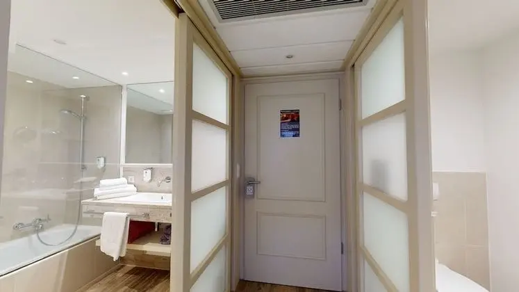 Business Tek Büyük Yataklı Oda