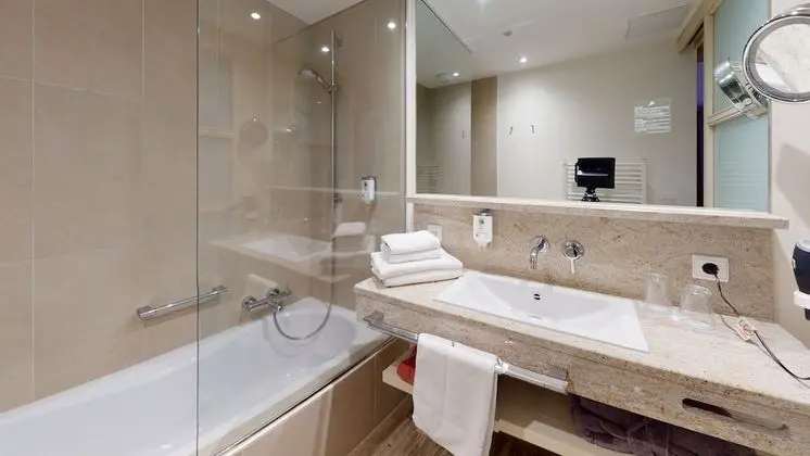 Business Tek Büyük Yataklı Oda