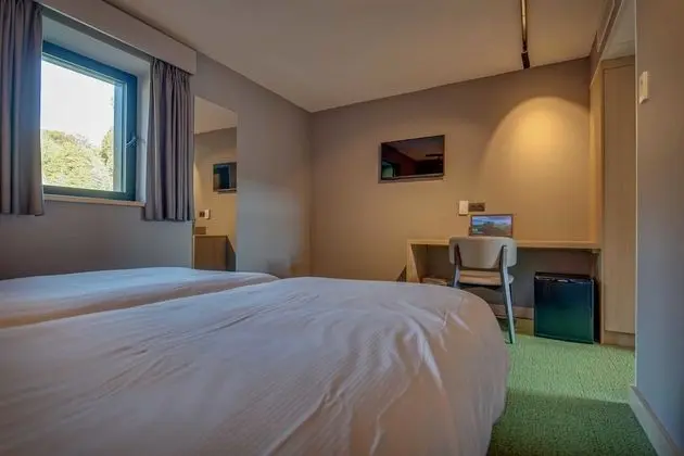 Comfort Tek Büyük veya İki Ayrı Yataklı Oda