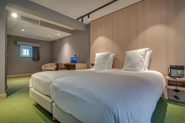 Comfort Tek Büyük veya İki Ayrı Yataklı Oda