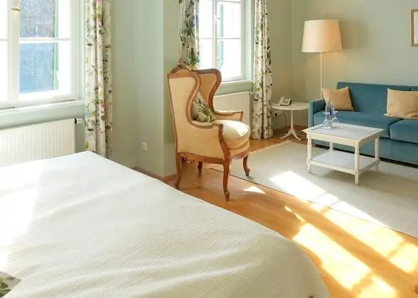 Stüdyo, Göl Manzaralı