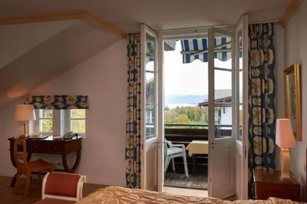 Stüdyo, Göl Manzaralı