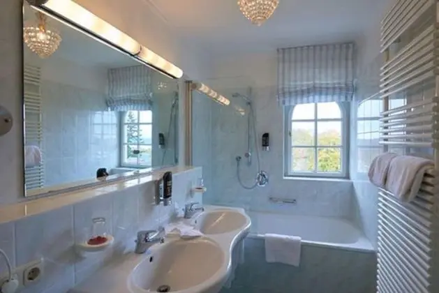 Stüdyo, Göl Manzaralı