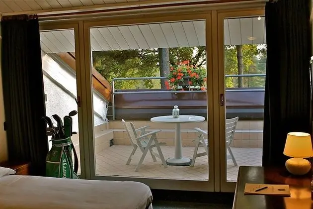 Büyük Yataklı Tek Kişilik Oda